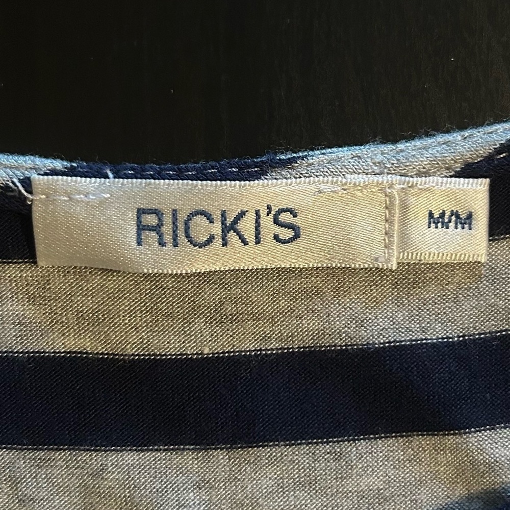 Ricki’s Sleeveless Knit Top Rayon Blend Navy Stripe Womens Medium - Picture 5 of 7